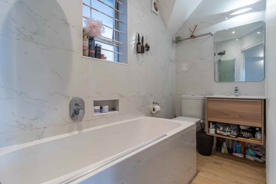 To Let 1 Bedroom Property for Rent in Beach Estate Western Cape